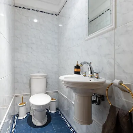 Dictumfactum Luxury Apartment